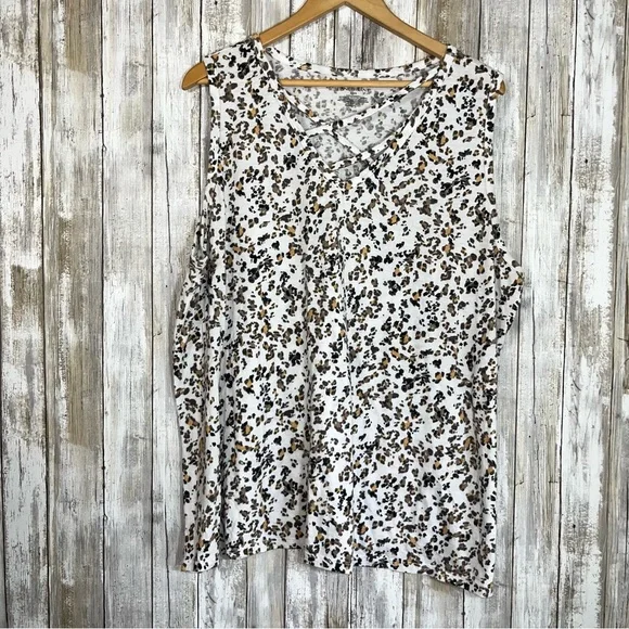 Lane Bryant White Leopard Cross Front Tank - Picture 1 of 5